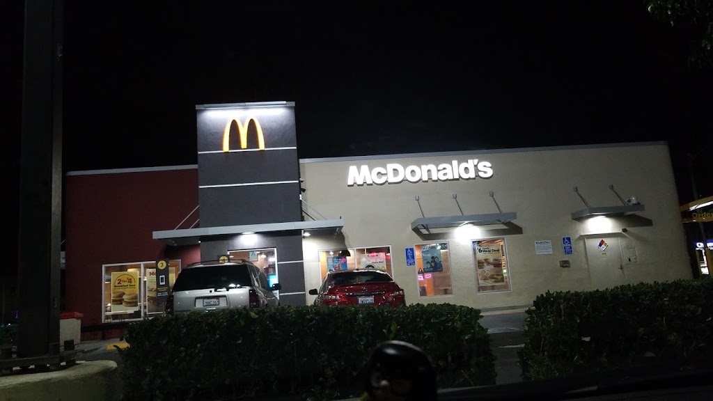 McDonald's Compton, CA 90221 Location, Reviews, Hours and Information.