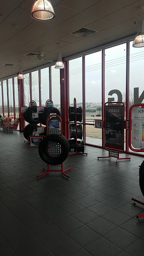 Tire Shop «Discount Tire Store - Cedar Rapids, IA», reviews and photos, 3050 Wiley Blvd SW, Cedar Rapids, IA 52404, USA