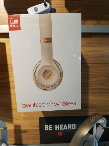 Cell Phone Store «AT&T», reviews and photos, 2692 Madison Rd j, Cincinnati, OH 45208, USA