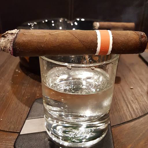 Tobacco Shop «Orange Cigar & More», reviews and photos, 278 Boston Post Rd, Orange, CT 06477, USA