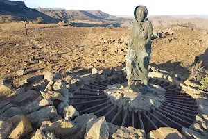 Kaalvoet Vrou Monument (Barefoot Woman) image