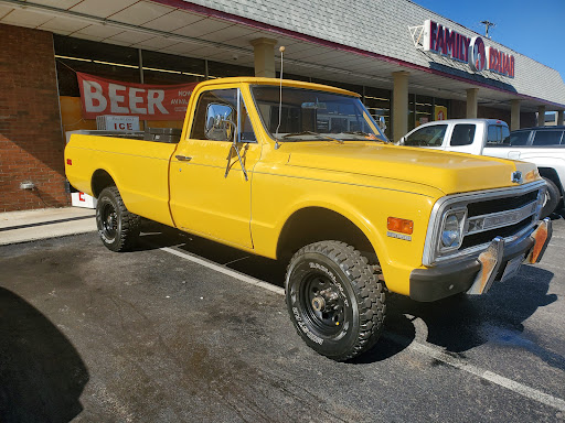 Dollar Store «FAMILY DOLLAR», reviews and photos, 2101 W State St, Bristol, VA 24201, USA