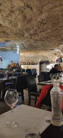 Atmosphère du Restaurant français La Grotte d'Auguste à Orange - n°9