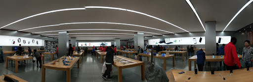 Computer Store «Apple Queens Center», reviews and photos, 90-15 Queens Blvd, Elmhurst, NY 11373, USA