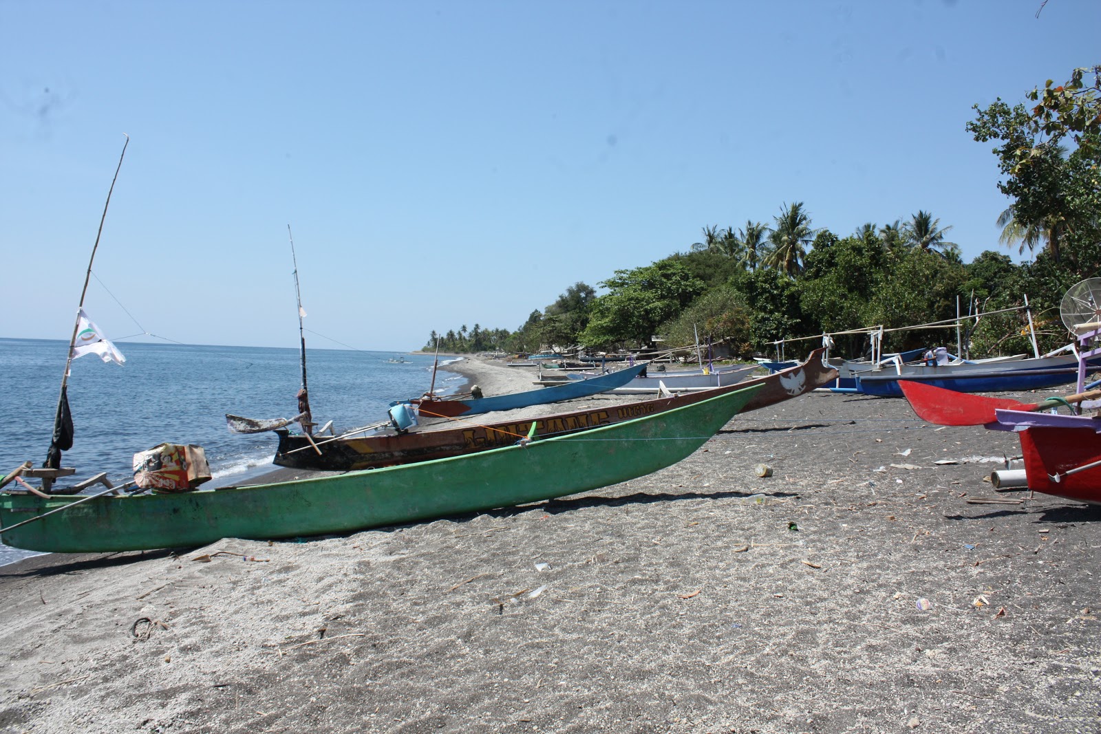 Ketapang Tampes beach的照片 带有长直海岸