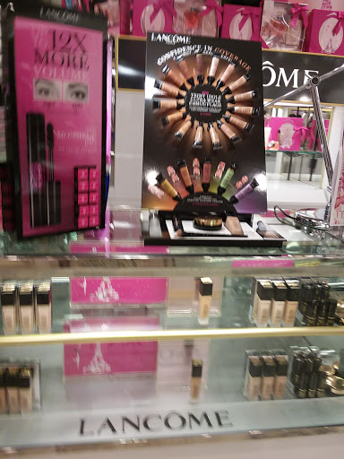 Shopping Mall «Cary Towne Center», reviews and photos, 1105 Walnut St, Cary, NC 27511, USA