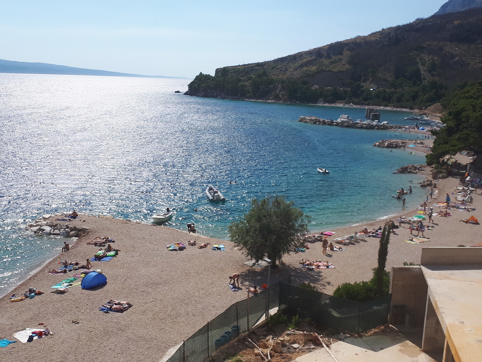 Foto van Zicova Riva beach II en de nederzetting