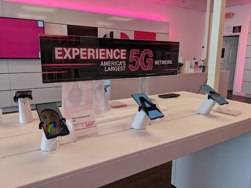 Cell Phone Store «T-Mobile», reviews and photos, 2431 US-1, North Brunswick Township, NJ 08902, USA