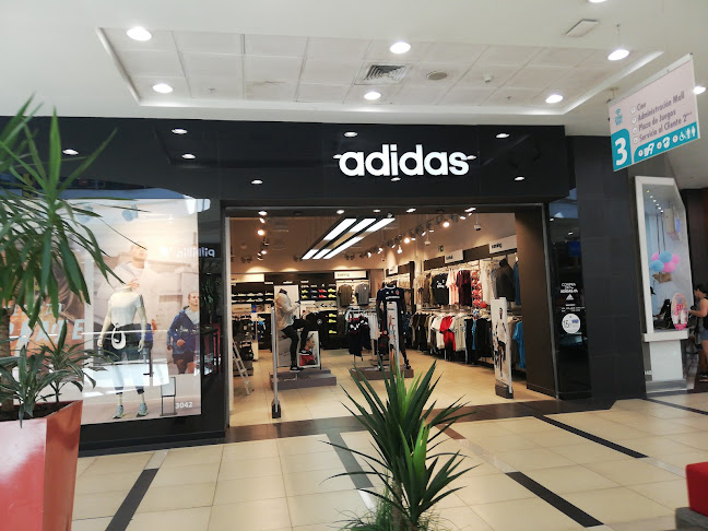 Adidas Store Portal Ñuñoa