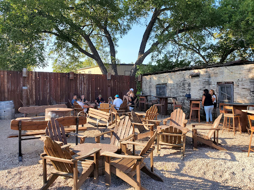 Bar «Pour Haus Patio Bar», reviews and photos, 343 W San Antonio St, New Braunfels, TX 78130, USA