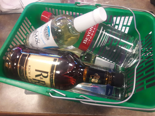 Liquor Store «Liquor Outlet», reviews and photos, 5107 Commercial St SE, Salem, OR 97306, USA