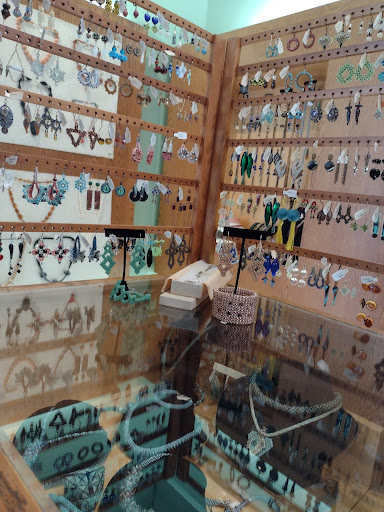 Bead Store «Beadology Iowa», reviews and photos, 220 E Washington St, Iowa City, IA 52240, USA