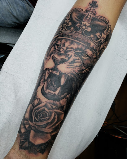 Tattoo Shop «GYPSY Soul», reviews and photos, 118 W Yosemite Ave, Manteca, CA 95337, USA