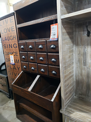 Furniture Store «Weekends Only Furniture & Mattress», reviews and photos, 411 Mid Rivers Mall Dr, St Peters, MO 63376, USA