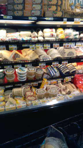 Grocery Store «The Fresh Grocer of Progress Plaza», reviews and photos, 1501 N Broad St, Philadelphia, PA 19122, USA