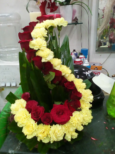 Ferns N Petals : Ferns N Petals: Bouquet Delivery In Janakpuri, Delhi