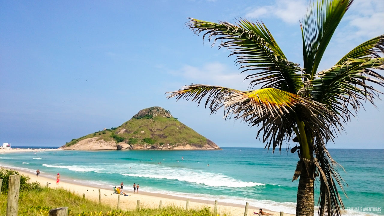 Foto de Praia da Macumba apoiado por penhascos