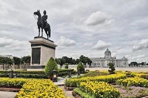 Equestrian Statue of King Rama V image