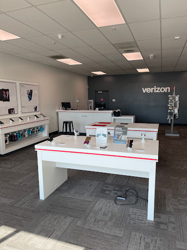 Cell Phone Store «Verizon Authorized Retailer – A Wireless», reviews and photos, 3567 2700 W #300, West Valley City, UT 84119, USA