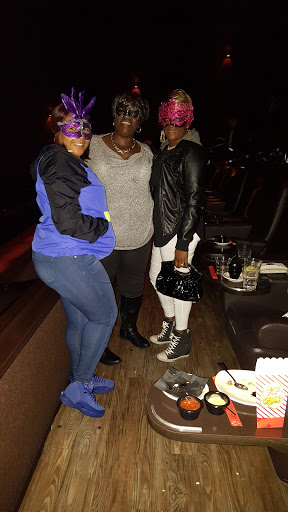 Movie Theater «CinéBistro at Hyde Park Village», reviews and photos, 1609 W Swann Ave, Tampa, FL 33606, USA