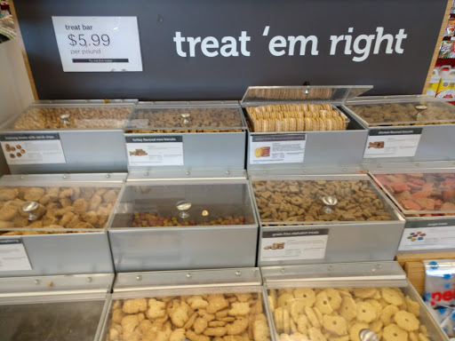 Pet Supply Store «Petco Animal Supplies», reviews and photos, 1425 N Montebello Blvd, Montebello, CA 90640, USA