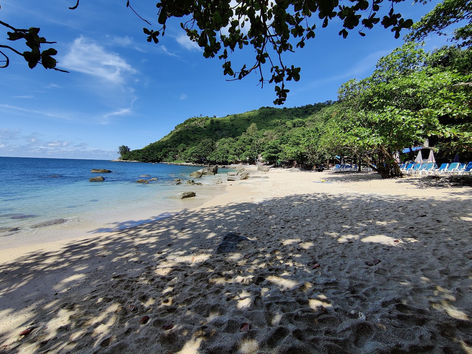 Foto de Ao Sane Beach área de servicios