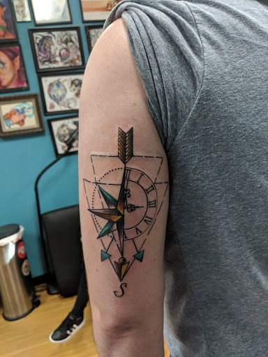 Tattoo Shop «Lucky Bella Tattoos», reviews and photos, 9805 Maumelle Blvd, North Little Rock, AR 72113, USA