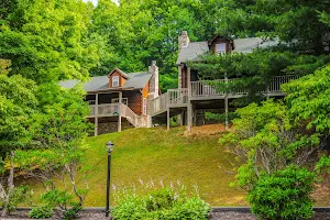 Master Hosts Resorts - Highland Hills Cabins, NC image