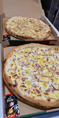 Plats et boissons du Pizzeria Di Napoli Pizza à Carrières-sous-Poissy - n°3