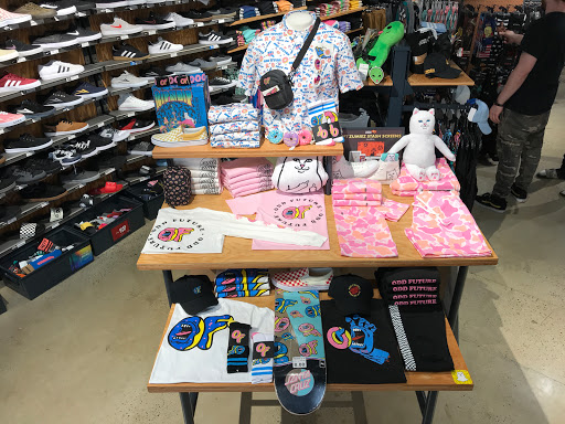 Clothing Store «Zumiez», reviews and photos, 670 Park City Center, Lancaster, PA 17601, USA
