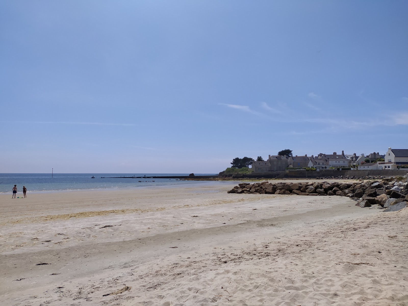 Foto von Rue de la Grande Plage mit beiger sand Oberfläche