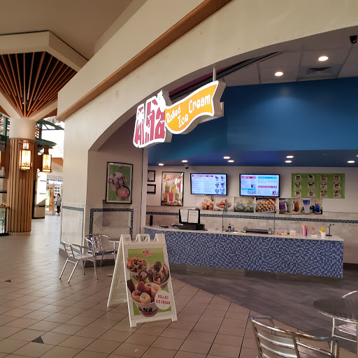 Shopping Mall «Stratford Square Mall», reviews and photos, 152 Stratford Dr, Bloomingdale, IL 60108, USA