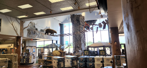 Sporting Goods Store «Bass Pro Shops», reviews and photos, 300 Cincinnati Mills Dr, Cincinnati, OH 45240, USA