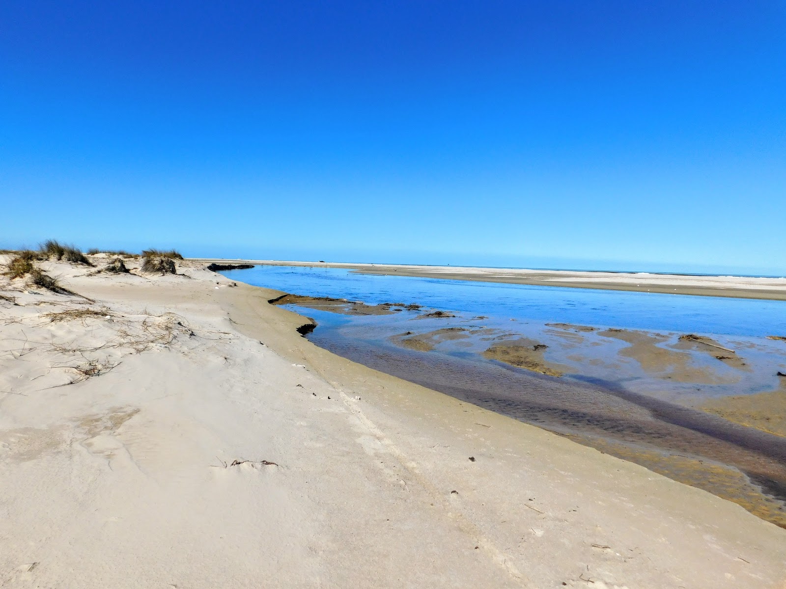 Fotografija Plaža Barra do Estreito z visok stopnjo čistoče