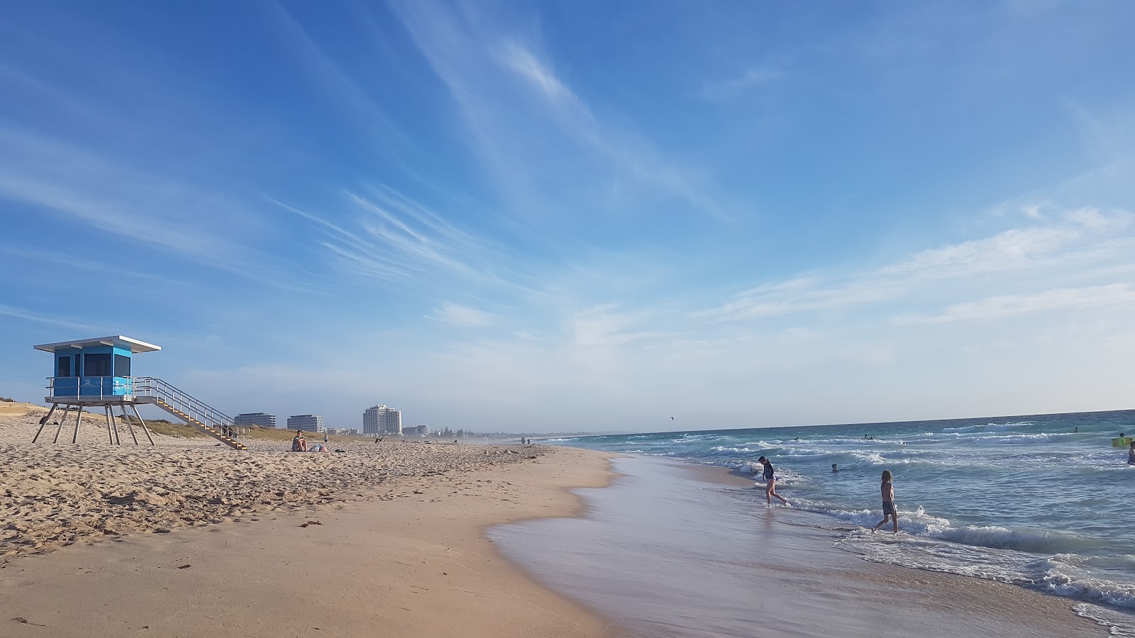 Foto av Trigg Beach - populär plats bland avkopplingskännare