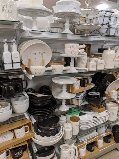 Home Goods Store «HomeGoods», reviews and photos, 7937 113th St, Seminole, FL 33772, USA