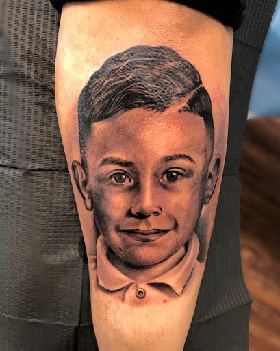 Tattoo Shop «Kings Tattoos & Piercings», reviews and photos, 2957 S Westmoreland Rd, Dallas, TX 75233, USA