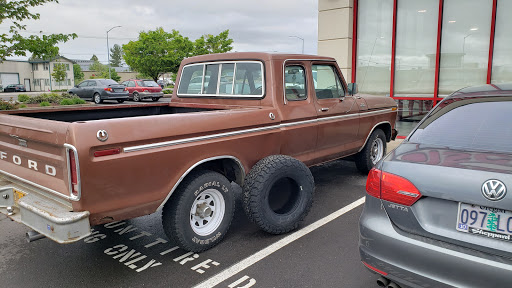 Tire Shop «Discount Tire Store - Eugene, OR», reviews and photos, 4026 W 11th Ave, Eugene, OR 97402, USA