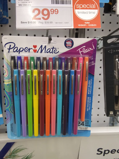 Office Supply Store «Staples», reviews and photos, 4610 N Clark St, Chicago, IL 60640, USA