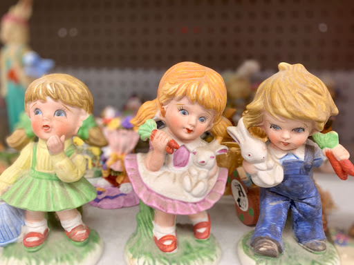 Thrift Store «Village Discount Outlet Store 03», reviews and photos, 2032 N Milwaukee Ave, Chicago, IL 60647, USA