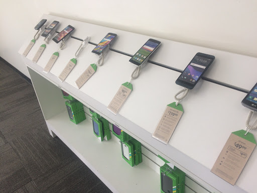 Cell Phone Store «Cricket Wireless Authorized Retailer», reviews and photos, 1015 Cecil Ave, Delano, CA 93215, USA