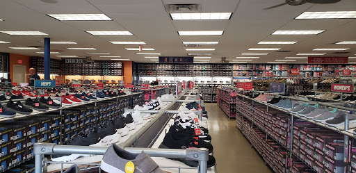 Shoe Store «SKECHERS Factory Outlet», reviews and photos, 1201 Airport Fwy #185, Euless, TX 76040, USA