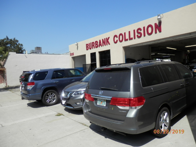 Burbank Collision Center-Magnolia