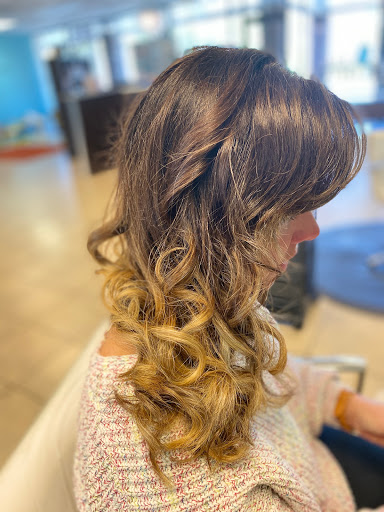 Hair Salon «Glow on main hair salon», reviews and photos, 505 N Main St, Greenville, SC 29601, USA