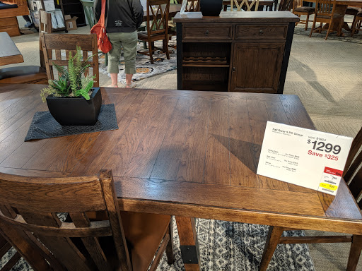 Shopping Mall «Furniture Row Shopping Center», reviews and photos, 1334 N Eastgate Ave, Springfield, MO 65802, USA