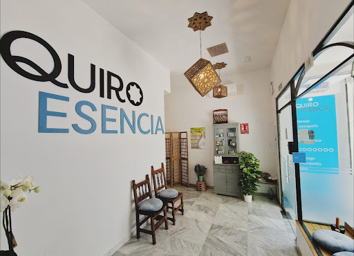 Quiroesencia yoga, masaje, y osteopatía Granada