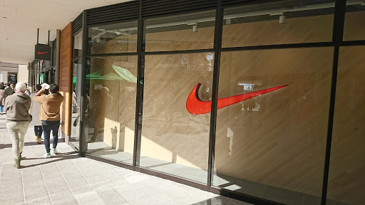 ナイキファクトリーストア 南町田 - Nike Factory Store Minamimachida