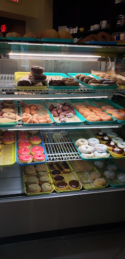 Donut Shop «Dandee Donut Factory», reviews and photos, 123 Pleasant St, Marblehead, MA 01945, USA