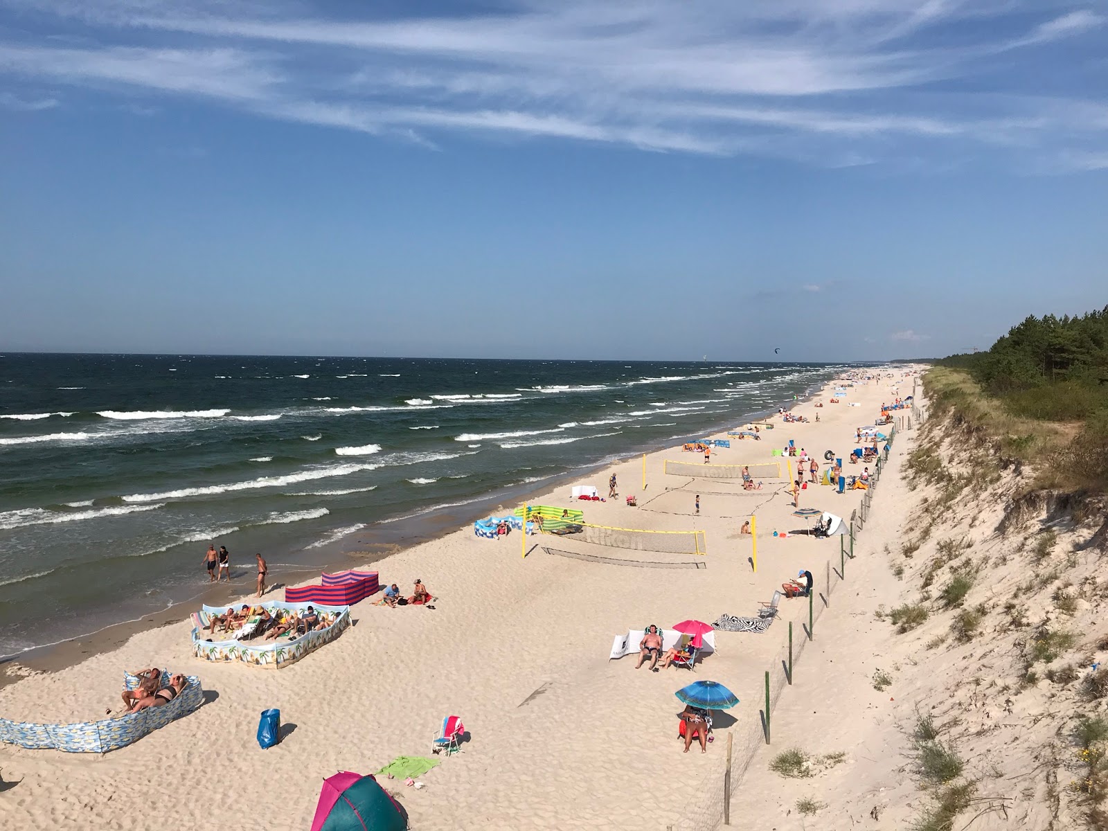 Fotografija Plaza Rogowo z svetel fin pesek površino