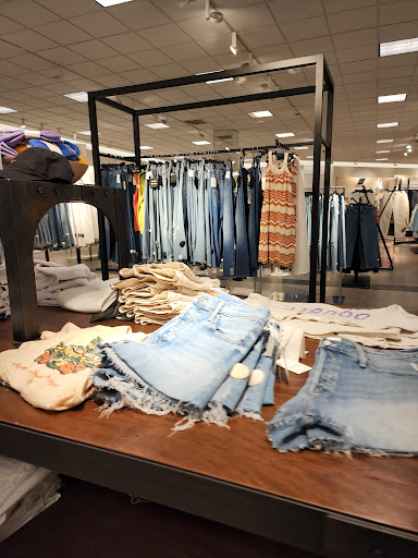 Department Store «Nordstrom Scottsdale Fashion Square», reviews and photos, 7055 E Camelback Rd, Scottsdale, AZ 85251, USA